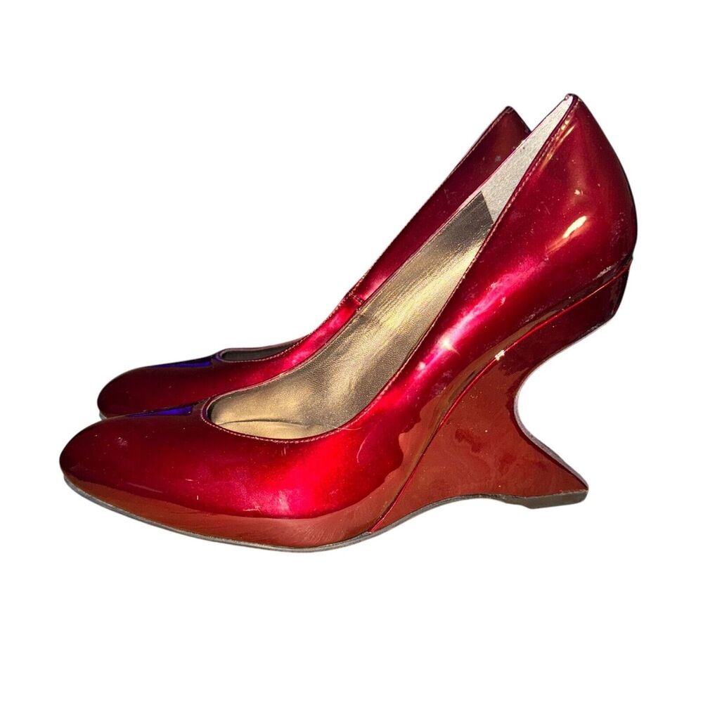 Stuart Weitzman Pleasant Negative Wedge Womens 7.5 M Red Patent Leather Crystals